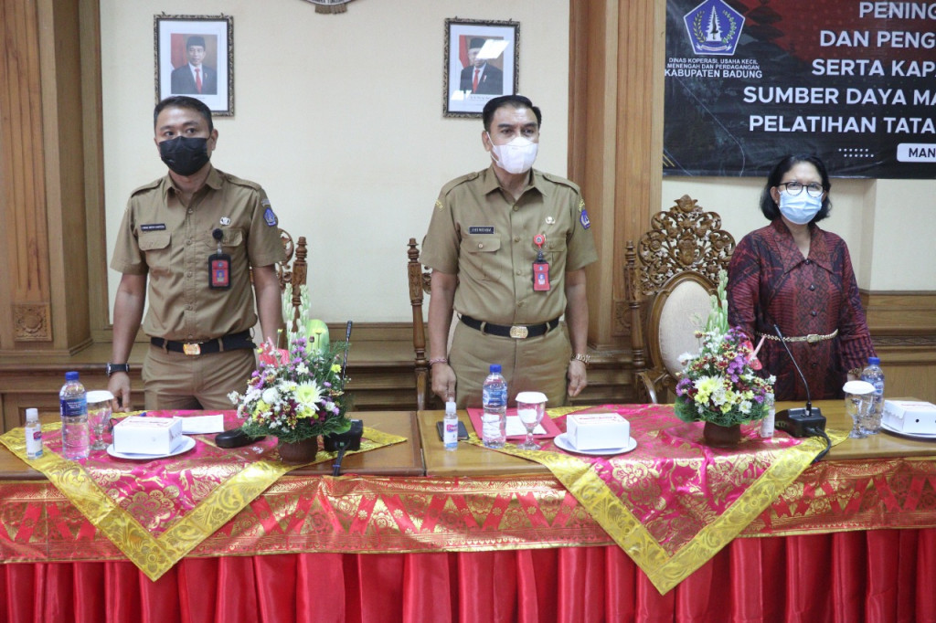 Diskop UKMP Badung Laksanakan Pelatihan Tata Rias Berbasis Kompetensi